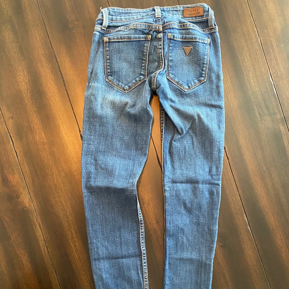 Low-Rise Skinny Guess Jeans